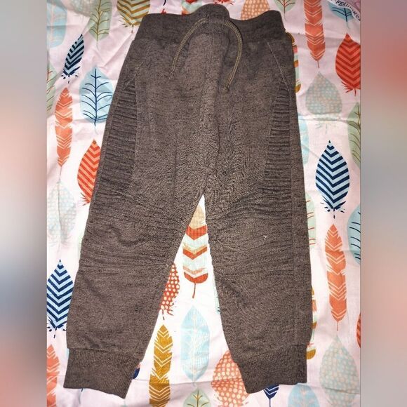 Primark boys gray sweat pants size 12-18 mths - Picture 2 of 3